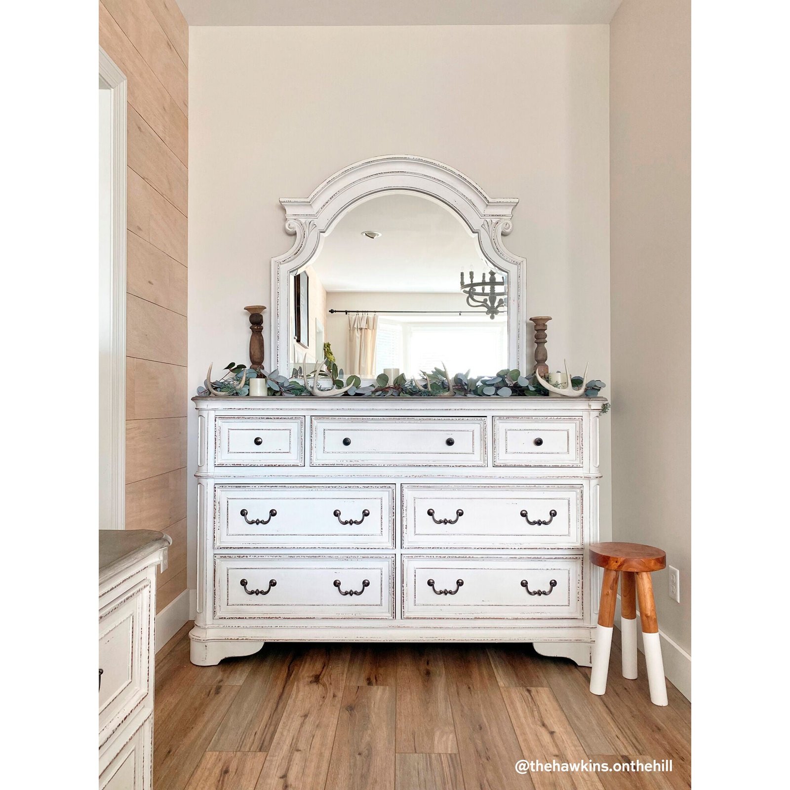 Magnolia Manor Dresser - Image 3