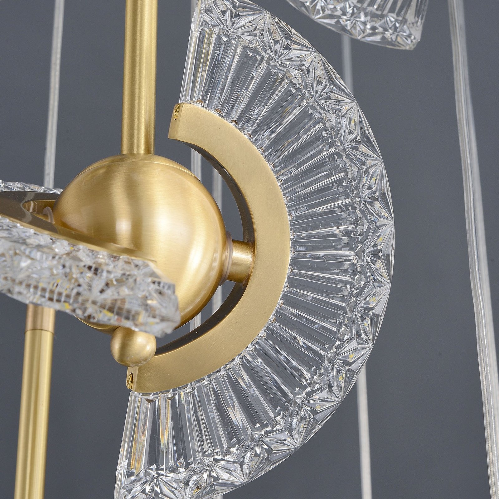 Spinning top chandelier - Image 5