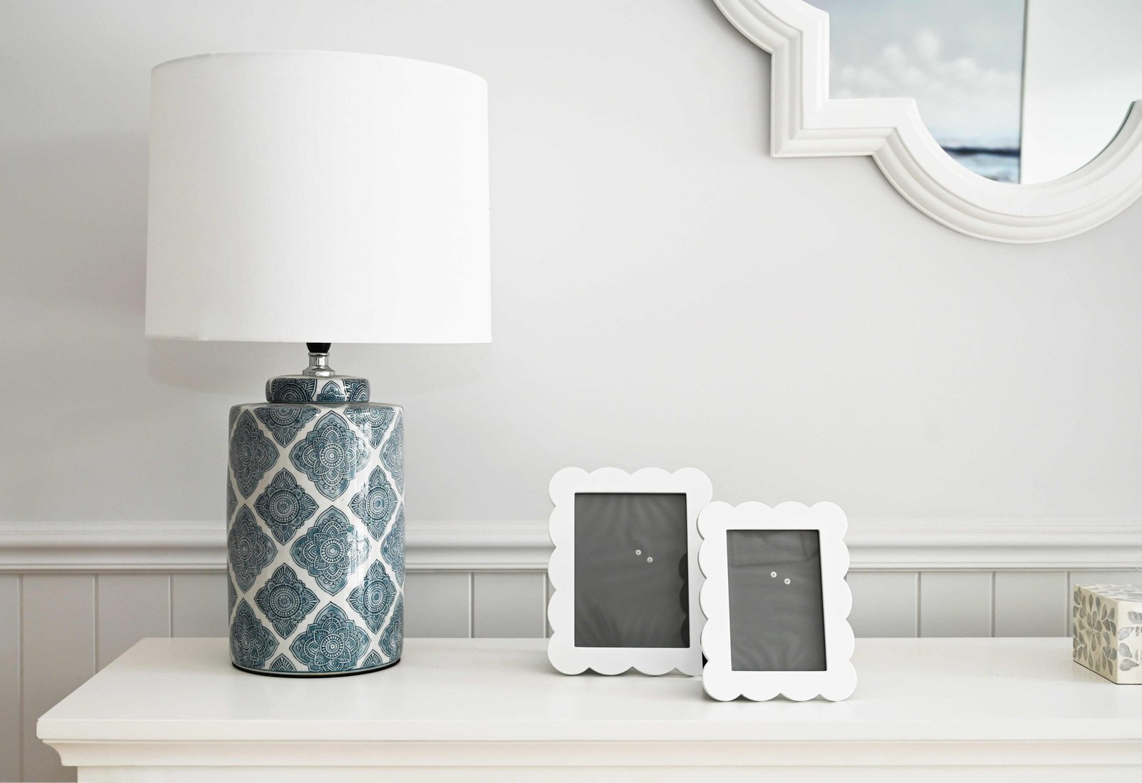 Scallop White Photo Frame- 2 sizes available - Image 10