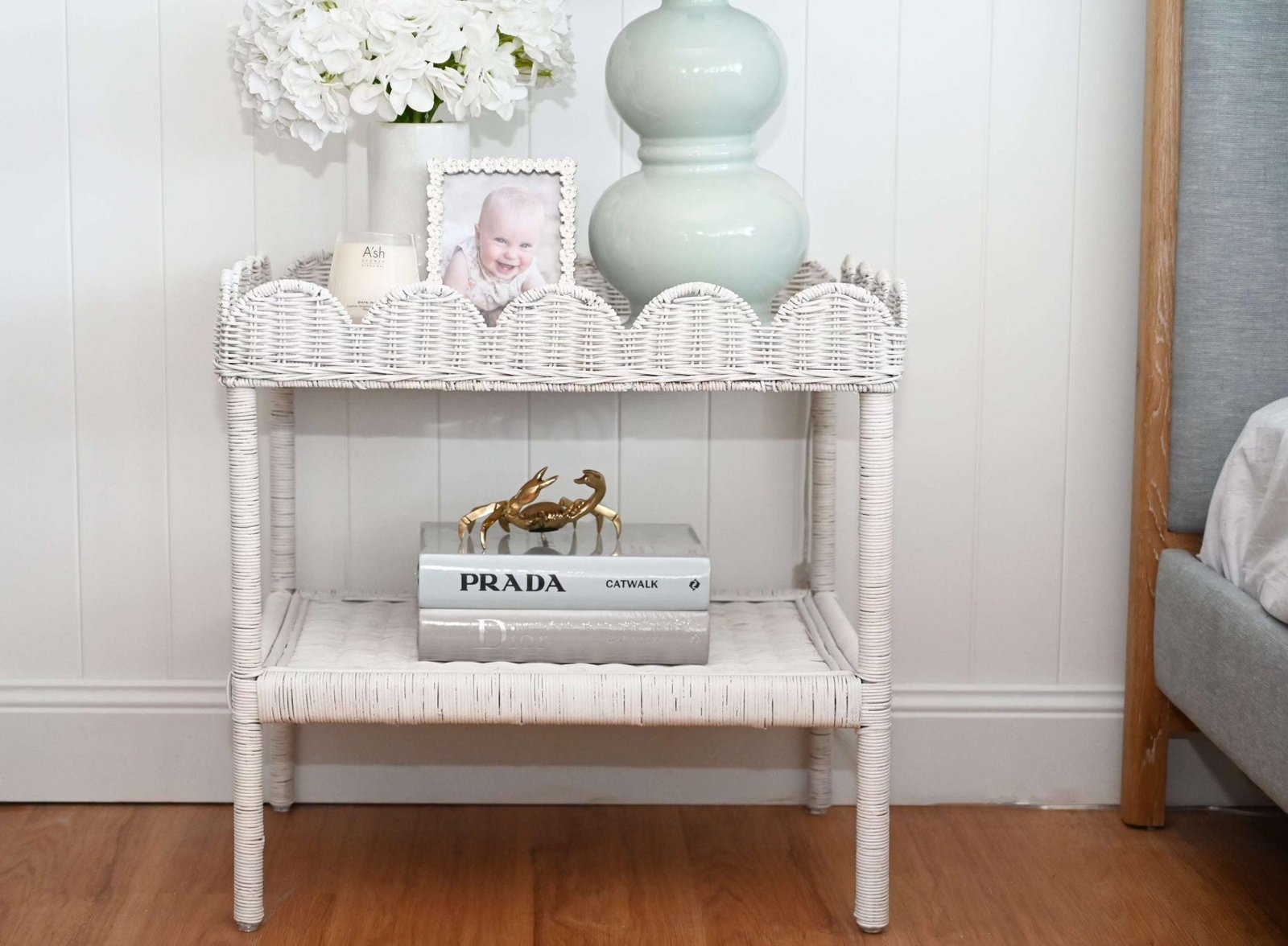 Scallop' White Rattan Bar Cart
