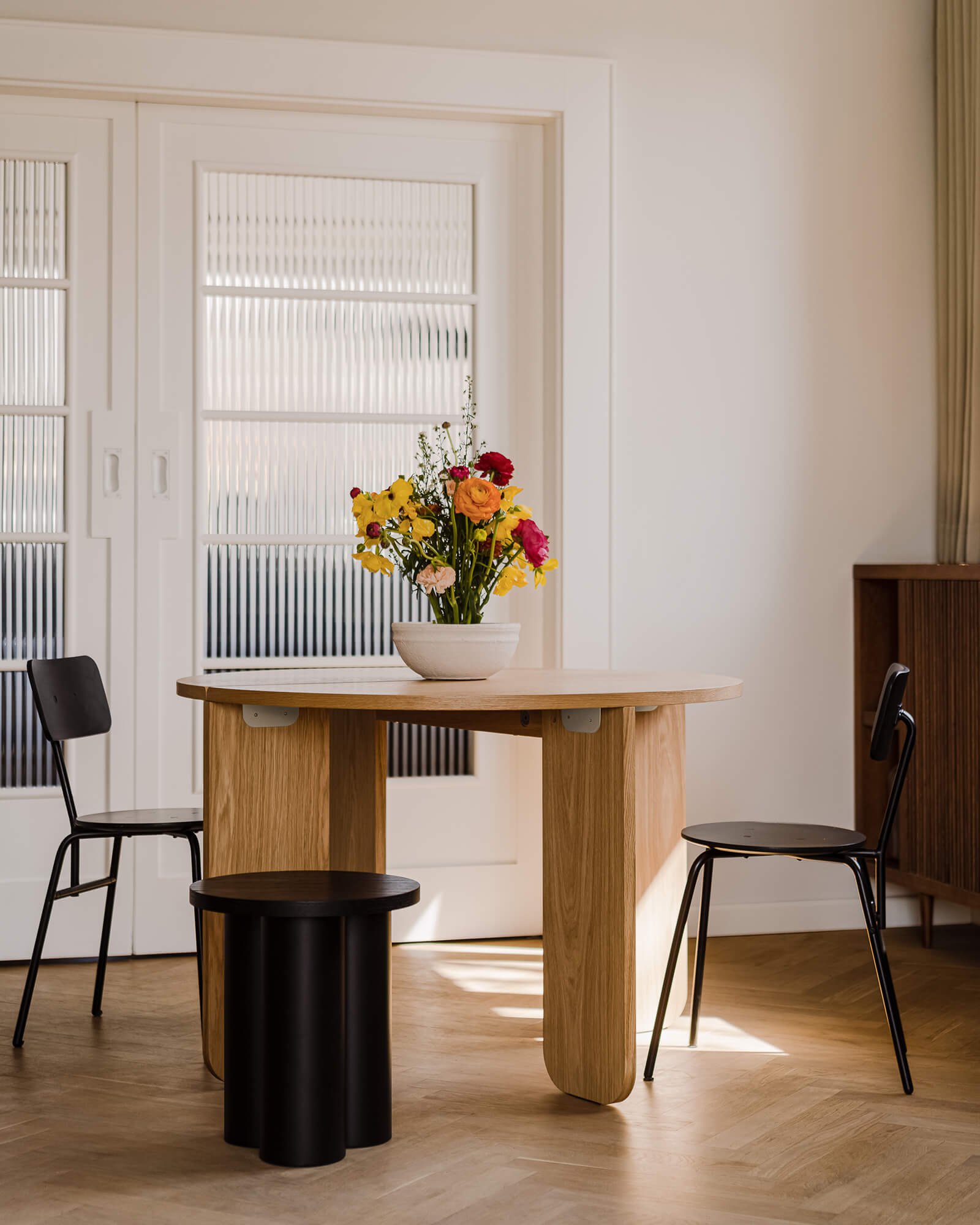 Dany Dining Table - Image 2