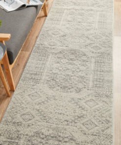 Alternative view of Zelda Silver Grey Runner