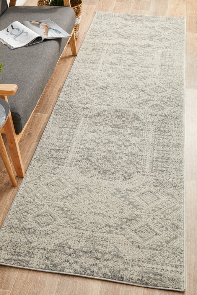 Zelda Silver Grey Runner - Image 2