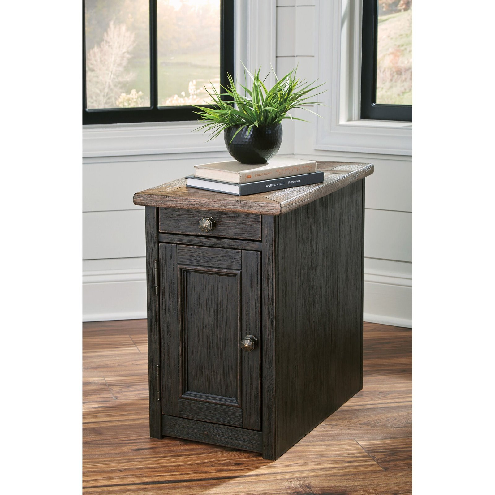 Tyler Creek Chairside Table - Image 2