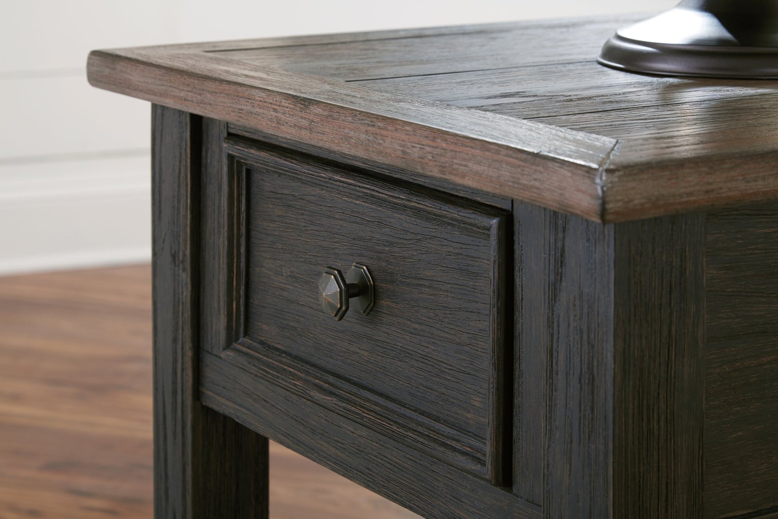 Ashley Express - Tyler Creek Rectangular End Table - Image 8