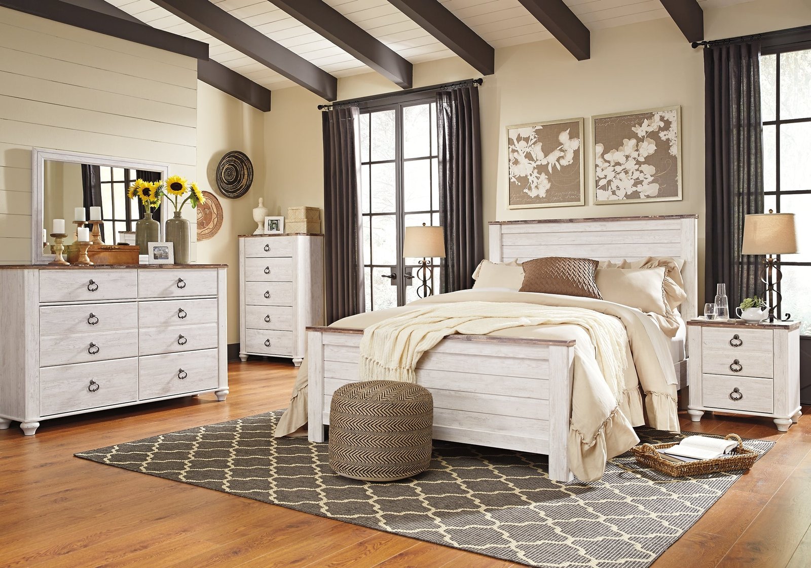 Willowton Six Drawer Dresser - Image 4