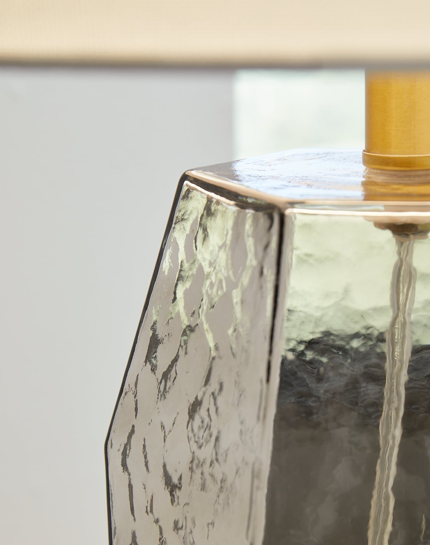 Ashley Express - Taylow Glass Table Lamp (1/CN) - Image 4
