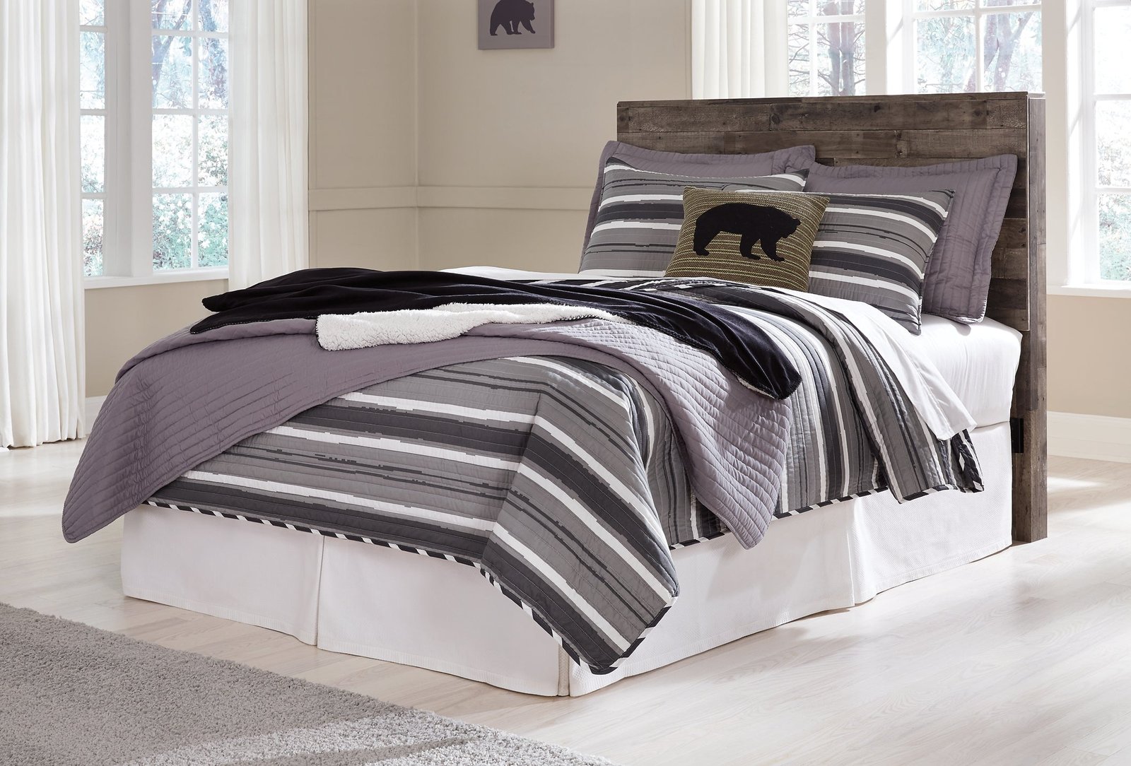 Derekson Full Panel Headboard Bed with Mirrored Dresser, Chest and Nightstand - Image 7
