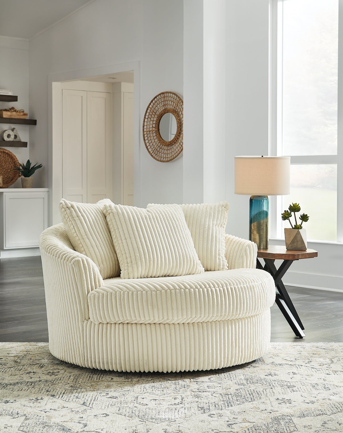 Lindyn Oversized Swivel Accent Chair - Image 7