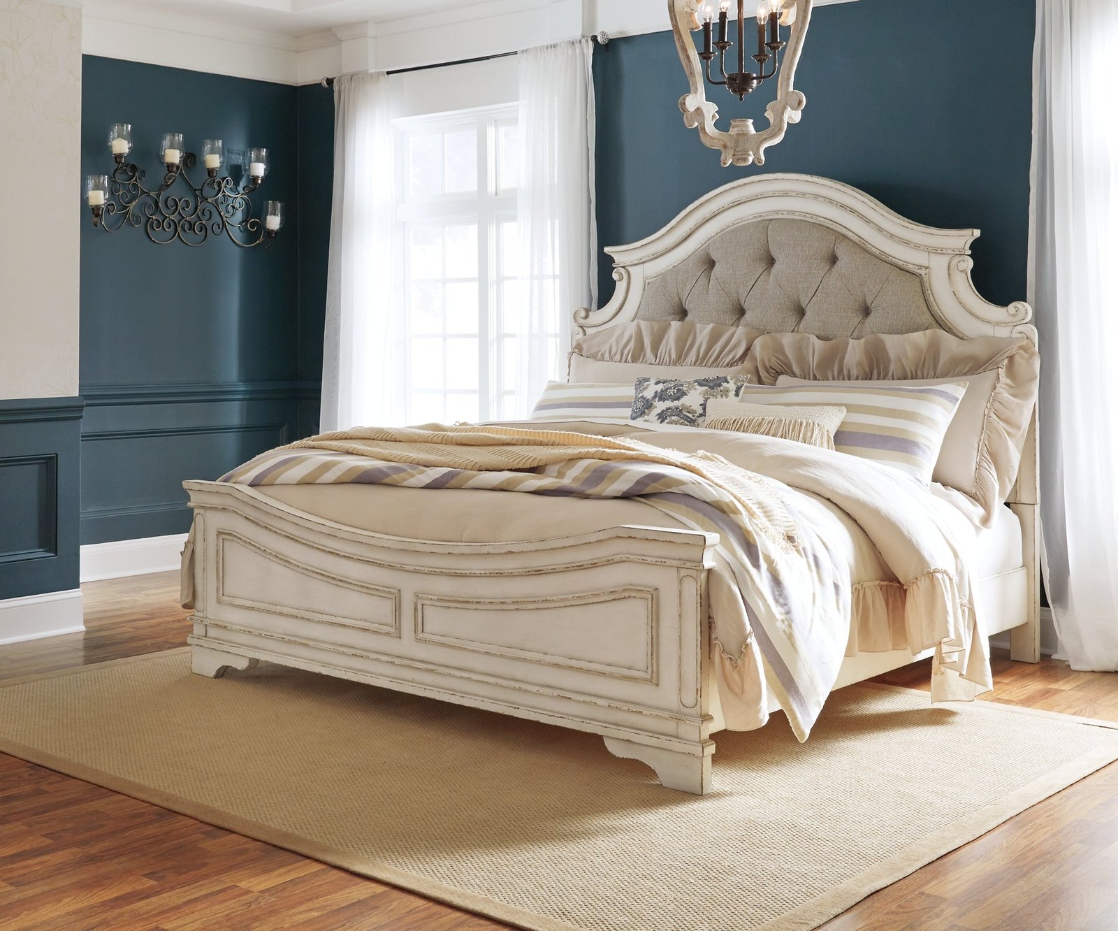 Realyn King Upholstered Panel Bed with Mirrored Dresser - Image 3