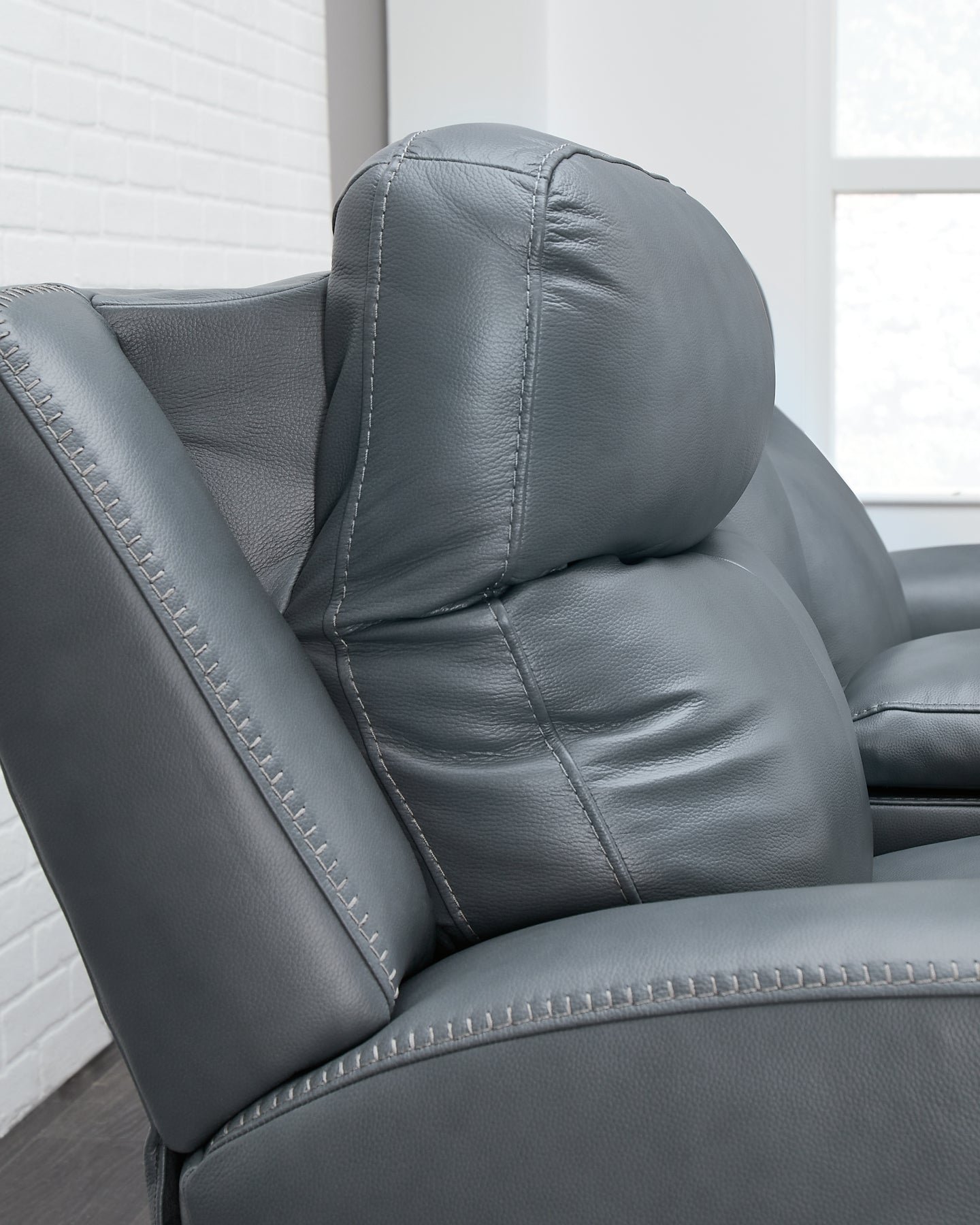Mindanao PWR Recliner/ADJ Headrest - Image 8
