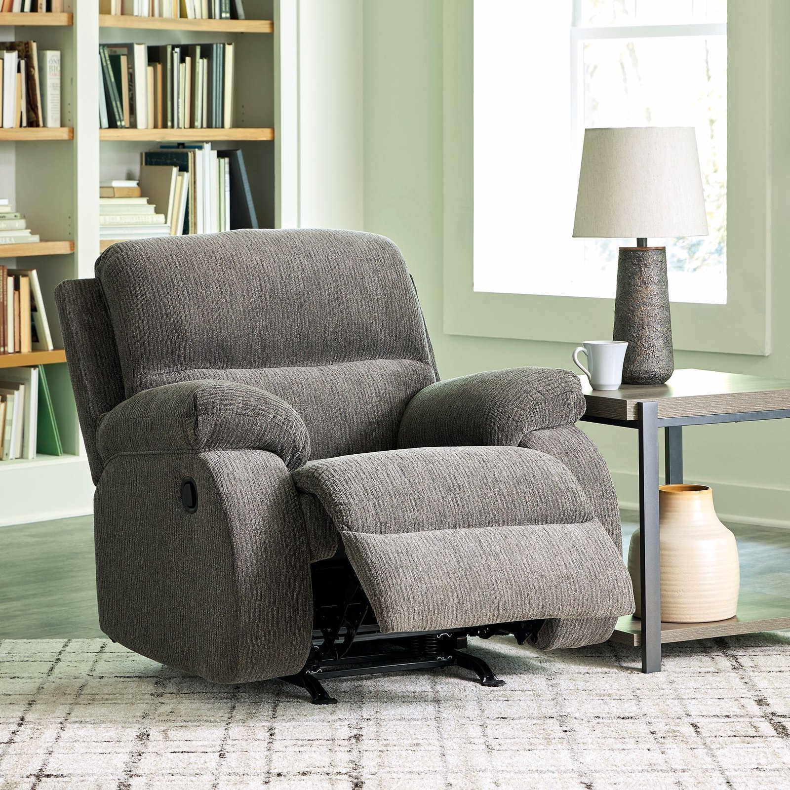Scranto Rocker Recliner - Image 6