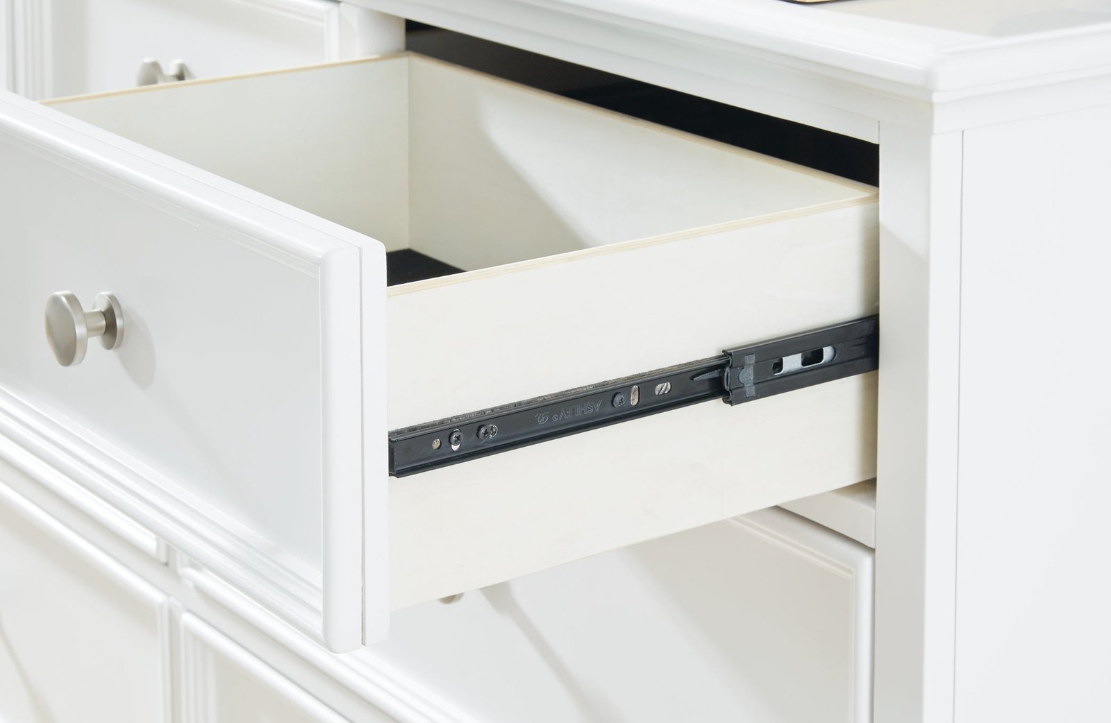 Fortman Dresser and Mirror - Image 8