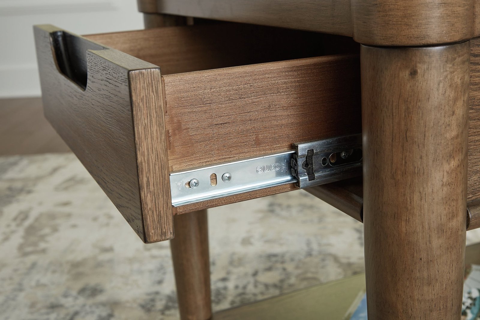 Ashley Express - Roanhowe Rectangular End Table - Image 6
