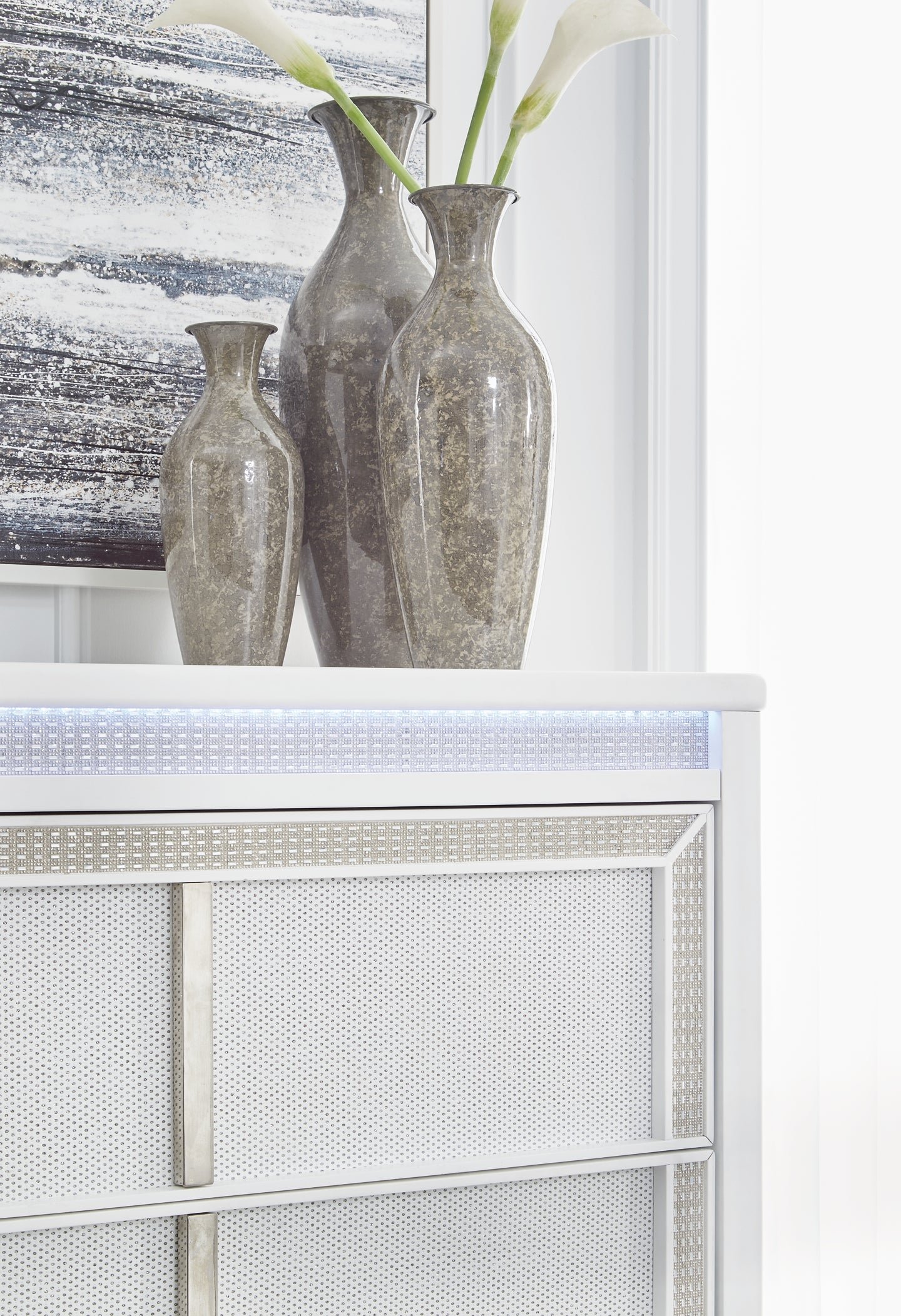 Chalanna Five Drawer Chest - Image 5