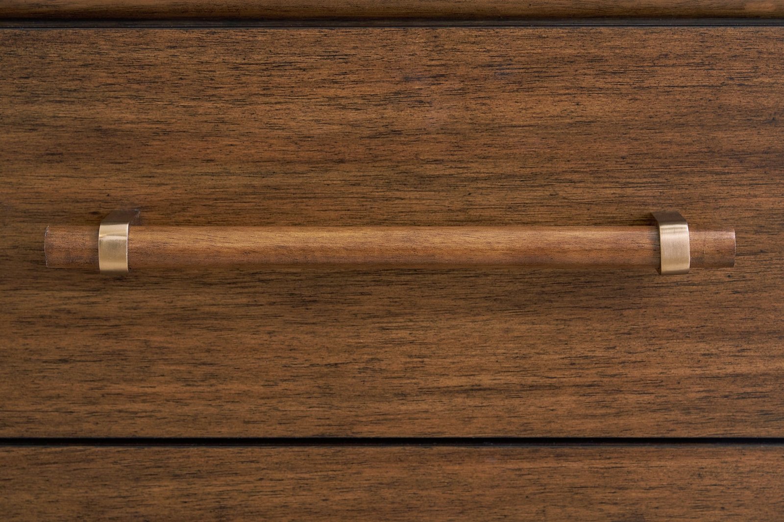Lyncott Dresser - Image 6