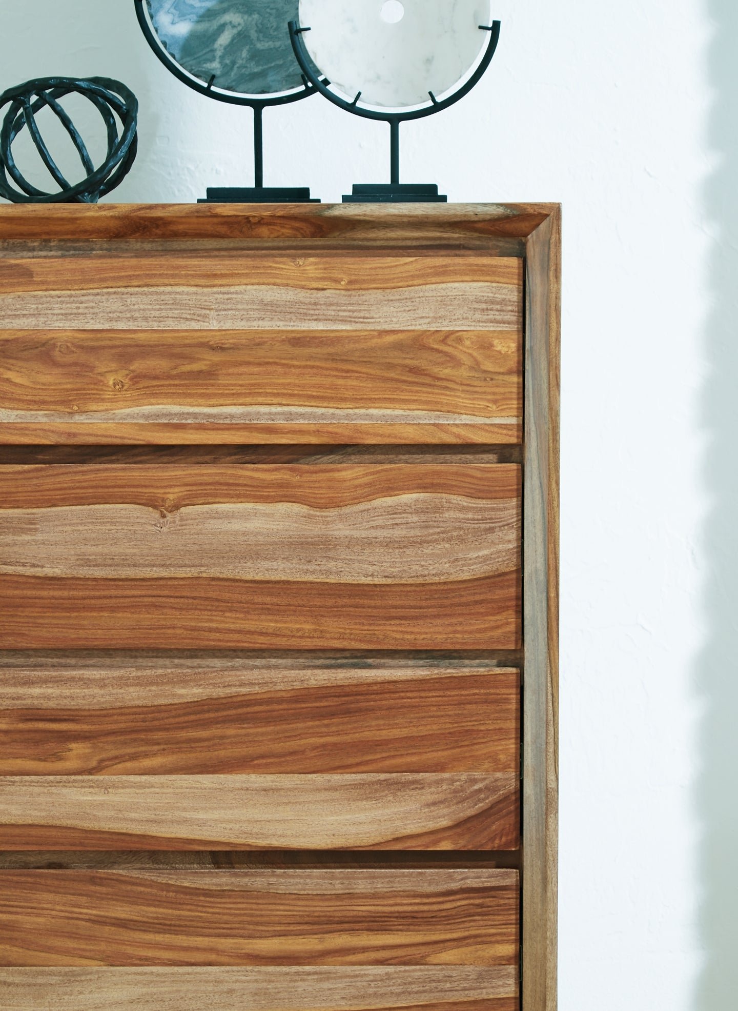 Dressonni Five Drawer Chest - Image 5