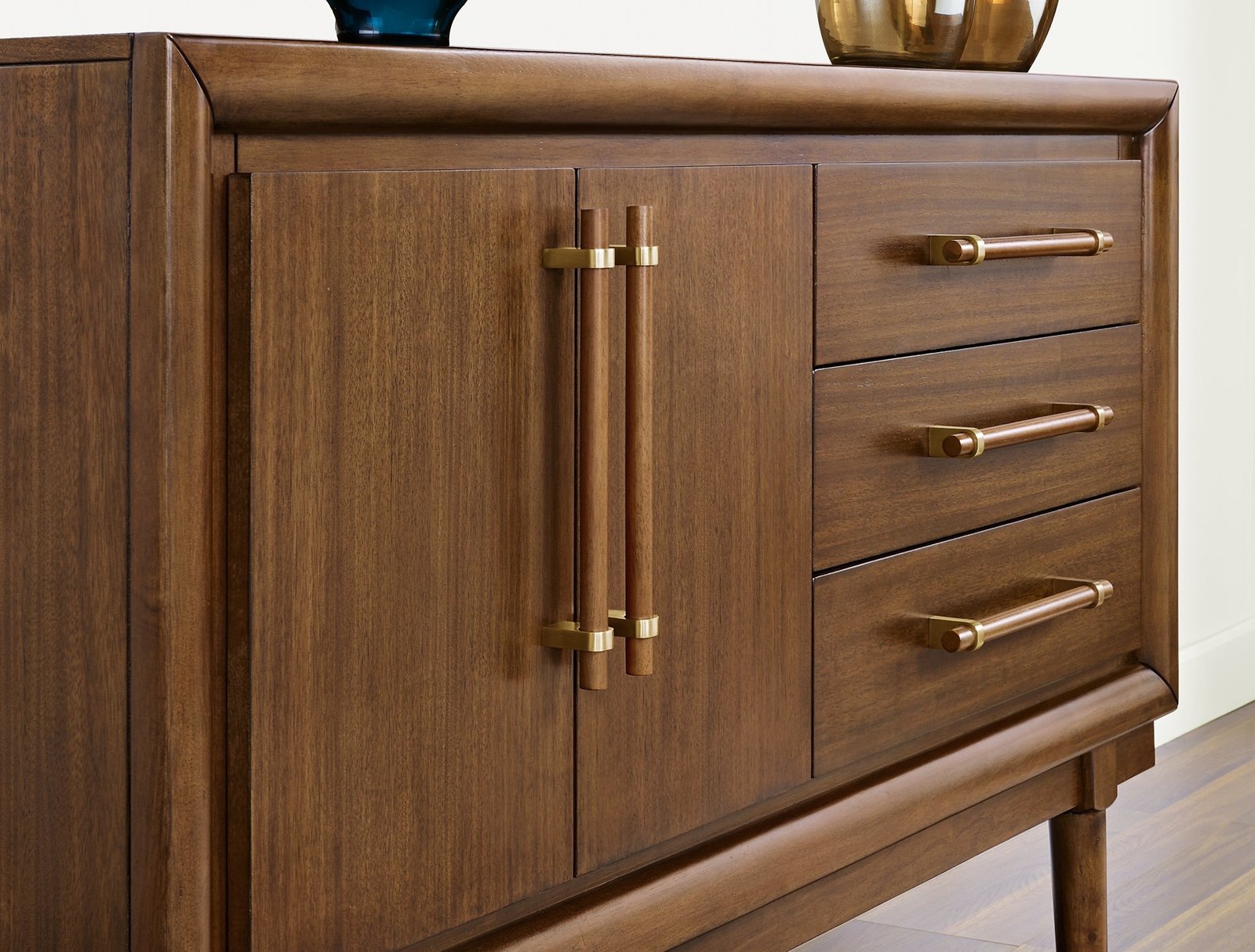 Lyncott Dining Room Server - Image 6
