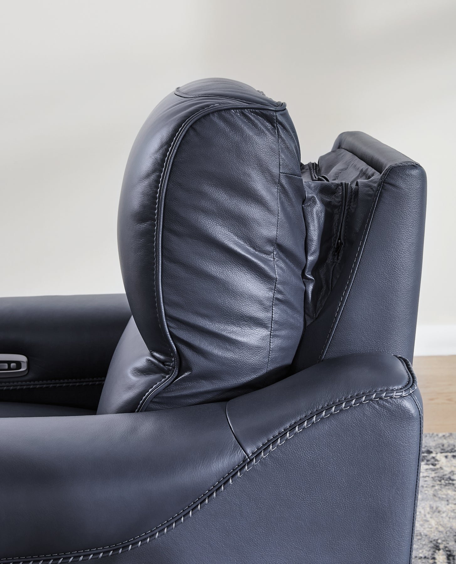 Mercomatic PWR REC Sofa with ADJ Headrest - Image 6