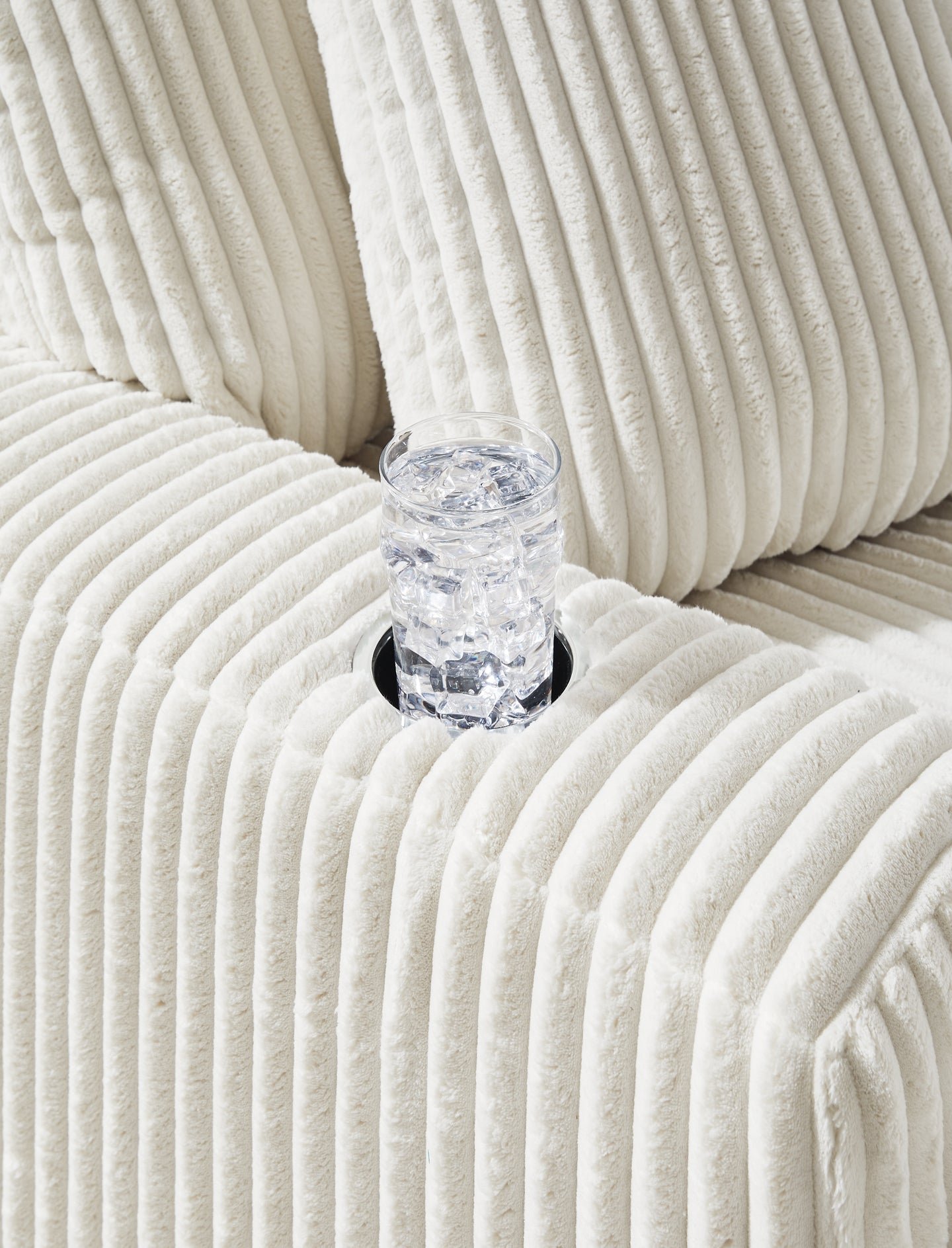 Lindyn Chaise - Image 5