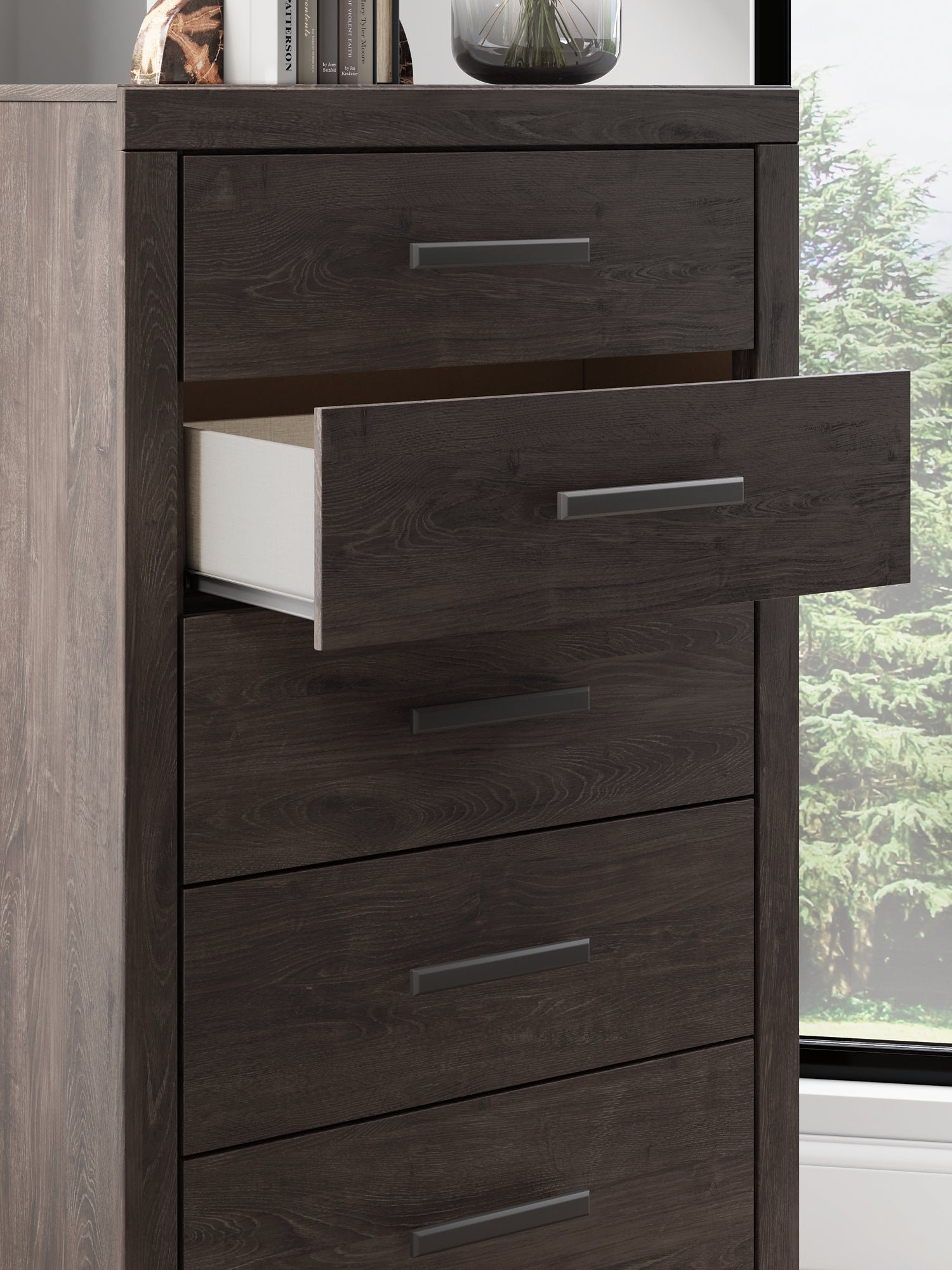 Prendonea Five Drawer Chest - Image 8