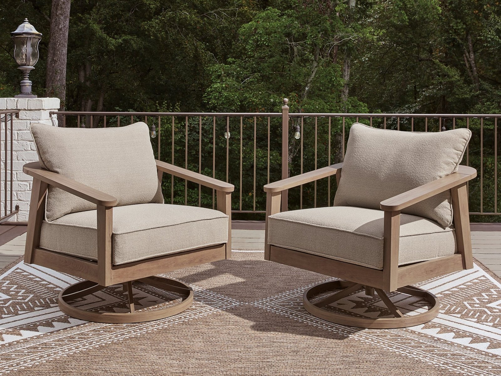 Harmony Headlands Swivel Lounge w/ Cushion - Image 3