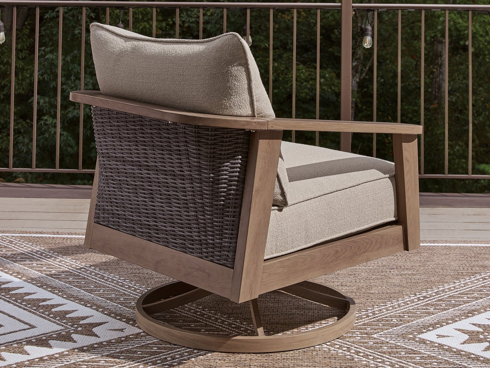 Harmony Headlands Swivel Lounge w/ Cushion - Image 6